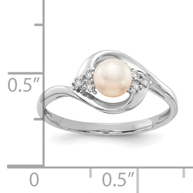 14k White Gold FW Cultured Pearl and Diamond Ring