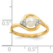 14k FW Cultured Pearl and Diamond Ring